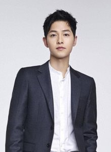 ​宋仲基透露和儿子还不熟 称照顾儿子让他很满足