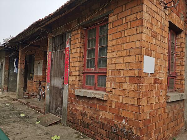 劳荣枝潜逃20年是怎么过的（她案发潜逃后母亲震惊哭白头）(2)