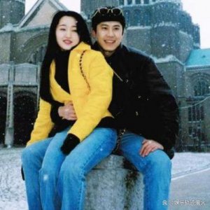 ​八度春晚风光，后半生坎坷，如今55岁黯然无闻，实在可惜