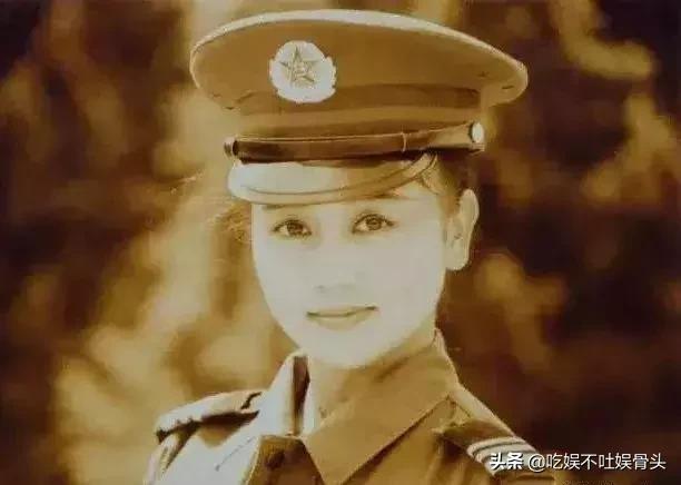 电视剧觉醒年代的那些可爱表情包 演得了反派做得了表情包(59)