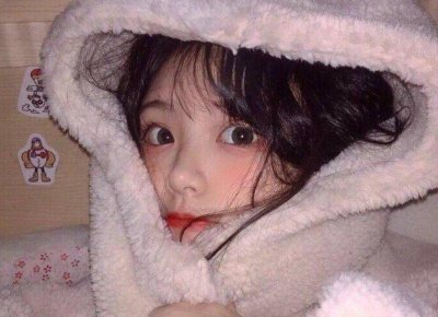 ​亲女生耳朵为什么会抖？亲女生耳朵会抖的原因