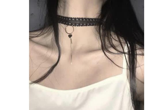 choker项链有什么暗示 choker和chocker的区别