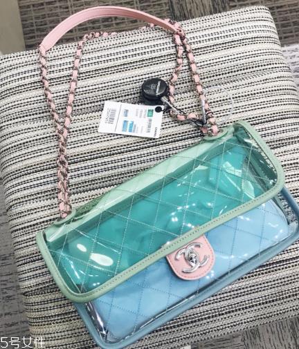 香奈儿透明包袋多少钱？香奈儿透明包包价格