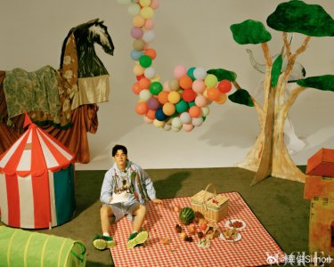 ​龚俊VOGUEplus十月刊大片释出 油画妆的龚俊好可爱