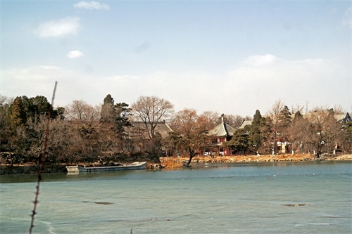 北京大学未名湖—千万人打卡的美景，有啥看点？