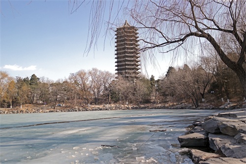 北京大学未名湖—千万人打卡的美景，有啥看点？