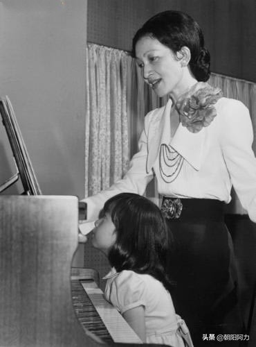 日本皇后美智子的年轻美照