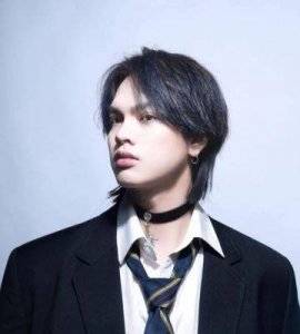 ​国内首位AI说唱歌手「柒月」SunoAI单曲首发，引发音乐风暴