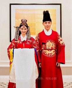 ​戚薇李承铉婚礼照片曝光，韩式与西式结合的造型非常的惊艳