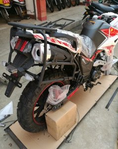 ​接送孩子实用为主，花1万元购入银钢铁拳250，朋友却不满意