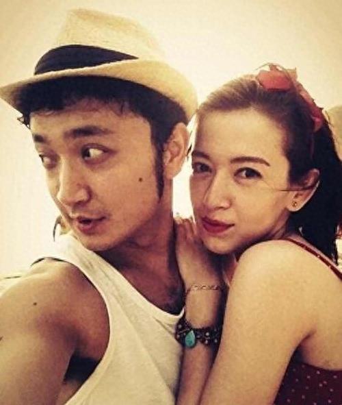 央视主持人小尼的老婆，不仅长得漂亮，学历还高，真羡慕