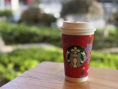 ​太妃榛果拿铁回归！星巴克“中国限定”红杯首次登场