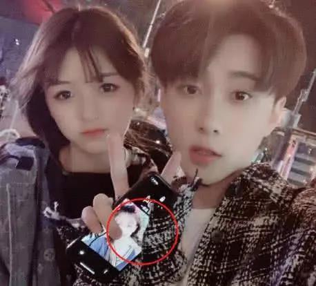 王乐乐有多喜欢允恩?两人终于晒合照,手机屏保改成她!