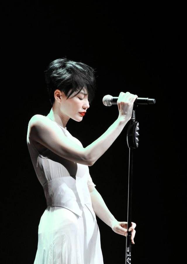 王菲到底有多“撩人”？当看到真实身材后