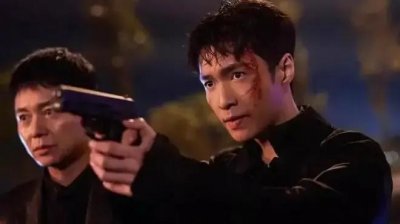 ​为拍《孤注一掷》张艺兴脸被涂得跟煤炭一样，网友：差点认不出