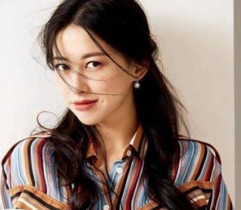 ​《宿敌》朱珠演技获赞，展现多重身份魅力与岁月静好感受