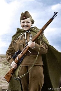 ​老照片：战场上越漂亮的女兵越危险，美军对付女战俘的秘密武器