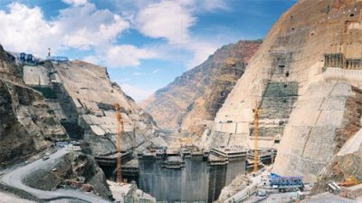 ​耗时40年斥资220亿，印度大坝号称赶超三峡，开闸后火速决堤？