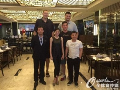 ​体坛第一高人在此!!!“被合影帝”篮球巨人孙明明