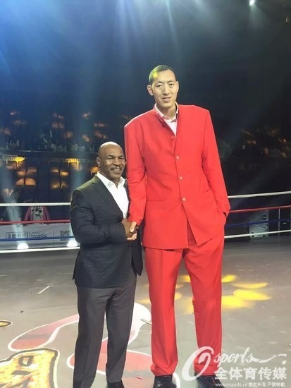 体坛第一高人在此!!!“被合影帝”篮球巨人孙明明