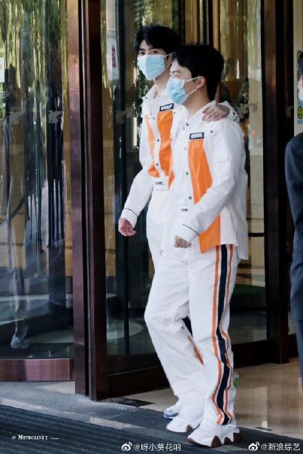 奔跑吧路透蔡徐坤郭麒麟搭肩,这季跑男帅哥不少 奔跑吧路透蔡徐坤郭麒麟搭肩,这季跑男帅哥不少