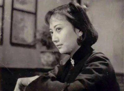 ​王晓棠：从报幕员到制片女厂长，却早年丧子，悲痛半生