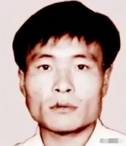 ​东北最狠悍匪 王强：八年内作案34起 杀害45人 手段凶残 专挑情侣下手