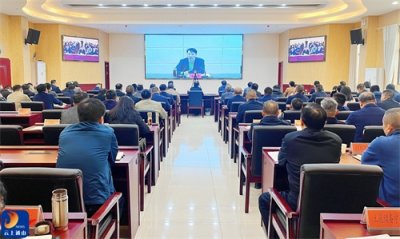 ​徐小兵为全市县处级领导干部作专题辅导 深化干部人事制度和文化体制机制改革