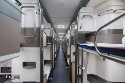 ​「出行提示」全新“纵向”卧铺动车来啦！空间变大，票价还低