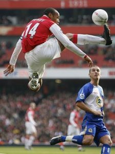 ​足球接应的6种方法 无球跑动需要这些硬核