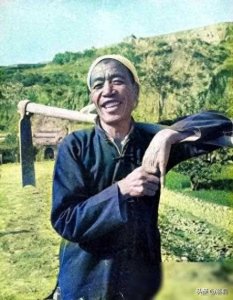 ​陈永贵，曾经的农民副总理，他创造了“农业学大寨”的一面旗帜