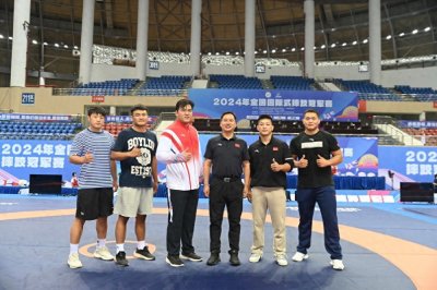 ​全国国际式摔跤冠军赛河南选手1金2银1铜